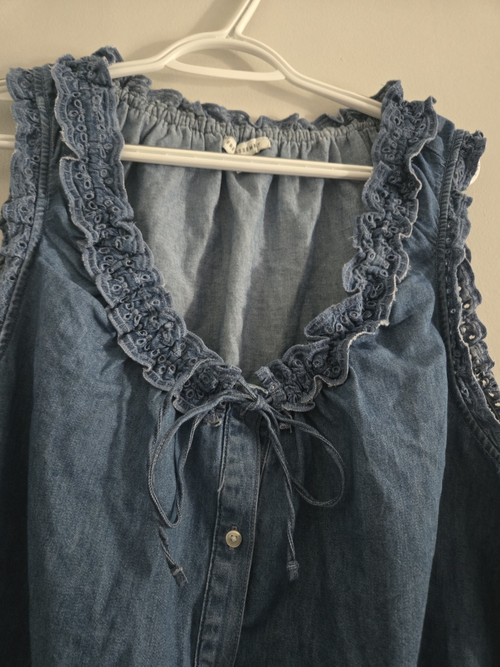 Sleeveless Denim Ruffle-Trim Top - Blue - Picture 2 of 9